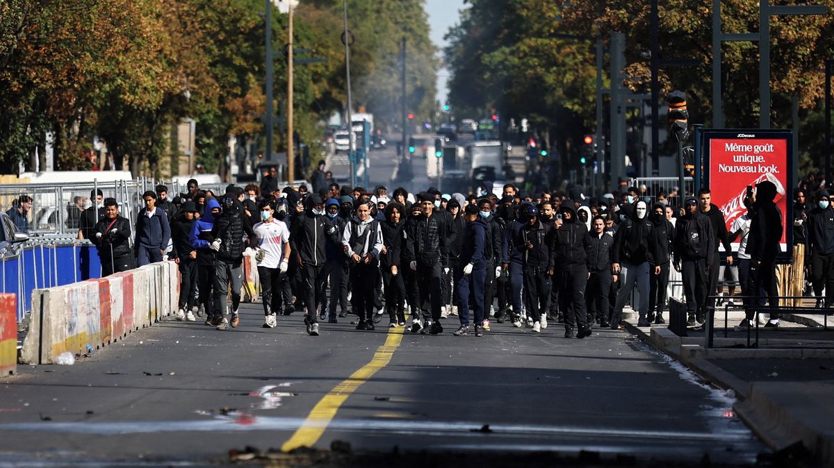 Za jeden den 600 zatčených. Protesty studentů ve Francii pokračují