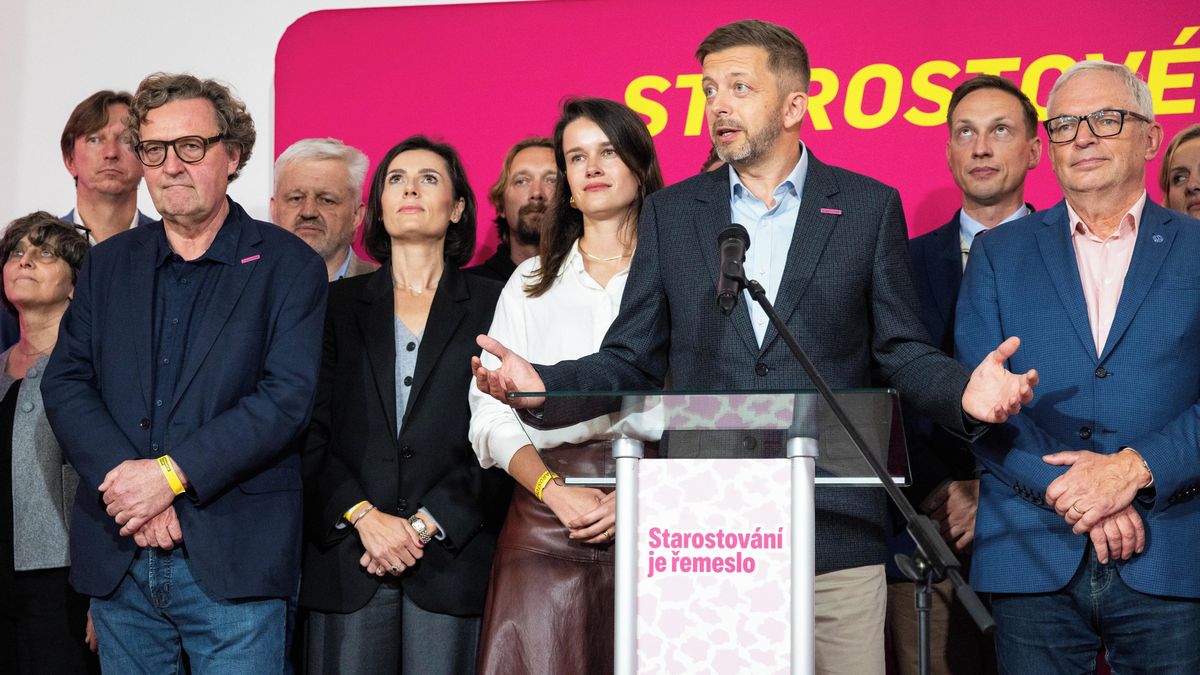 Nabídka Česku: Babišův diktát, nebo federace podle Starostů
