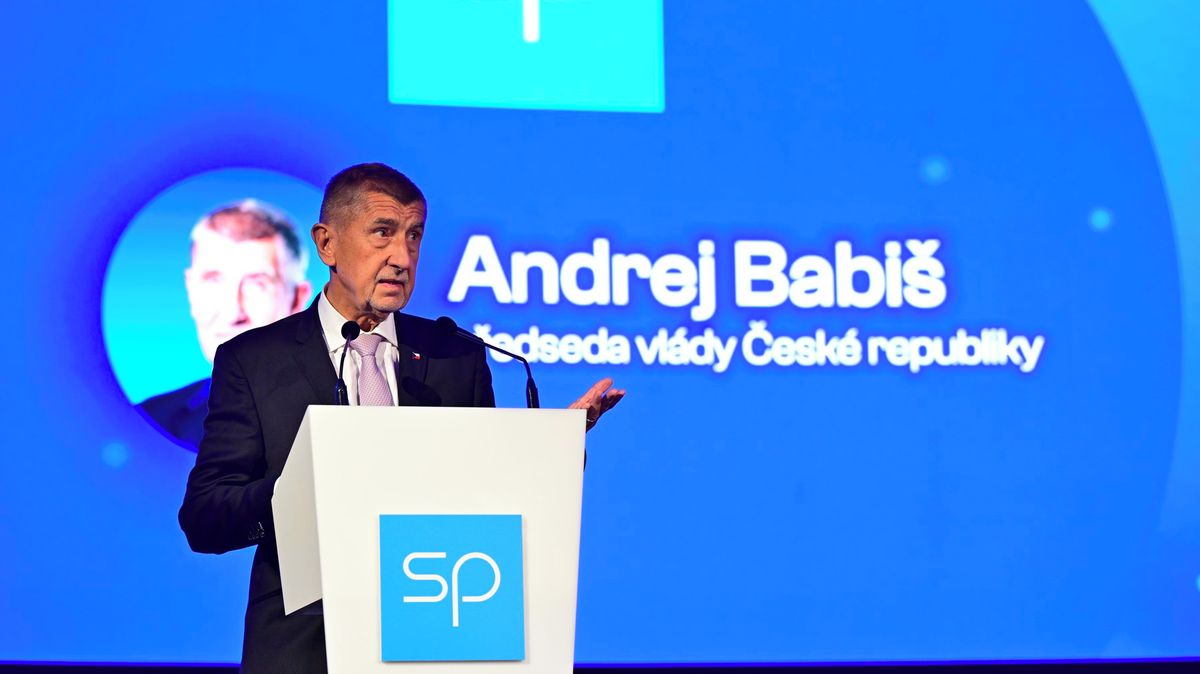 Babiš se naštval, že mu utnuli projev na strojírenském veletrhu