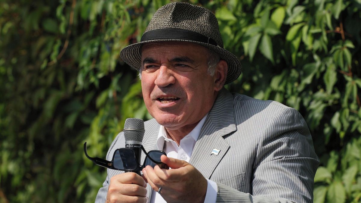 Tajné služby mě varovaly, že jsem v ohrožení, řekl šachový velmistr Kasparov