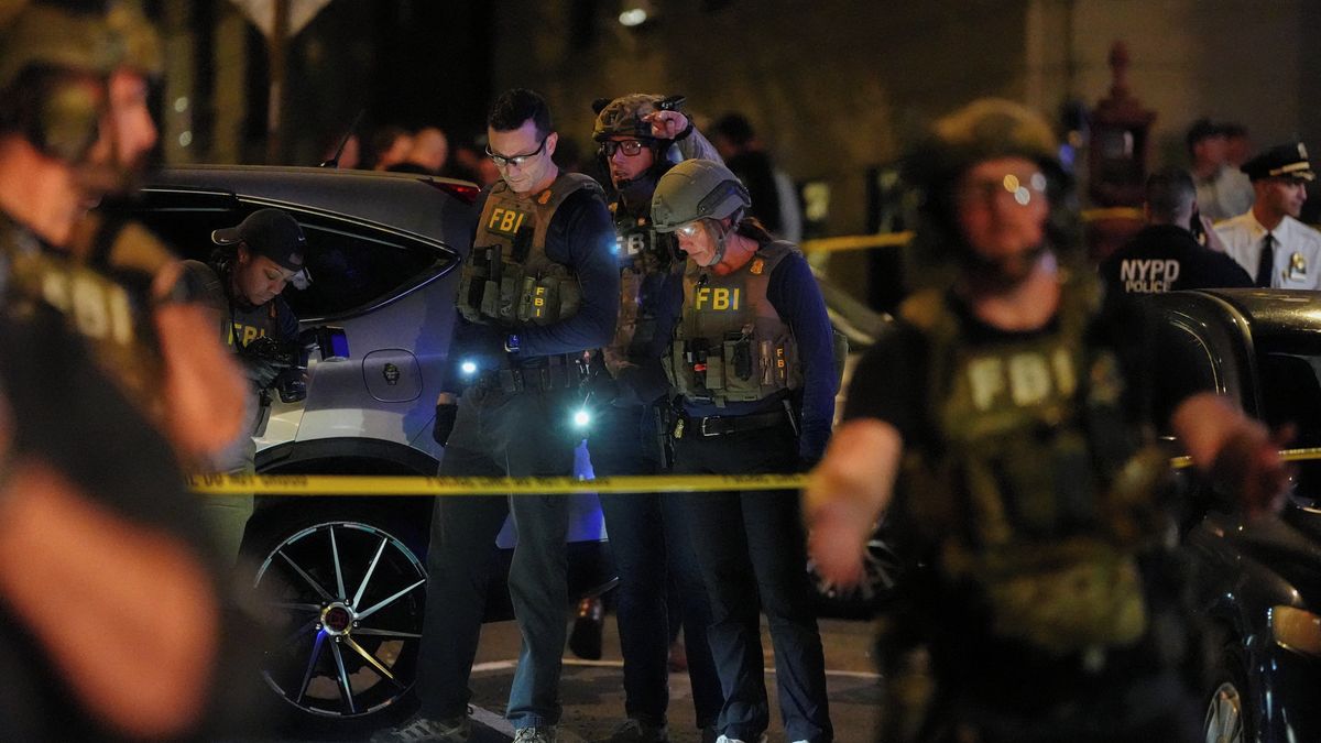 Agent imigračního úřadu v New Yorku postřelil muže, který jel v autě s dítětem