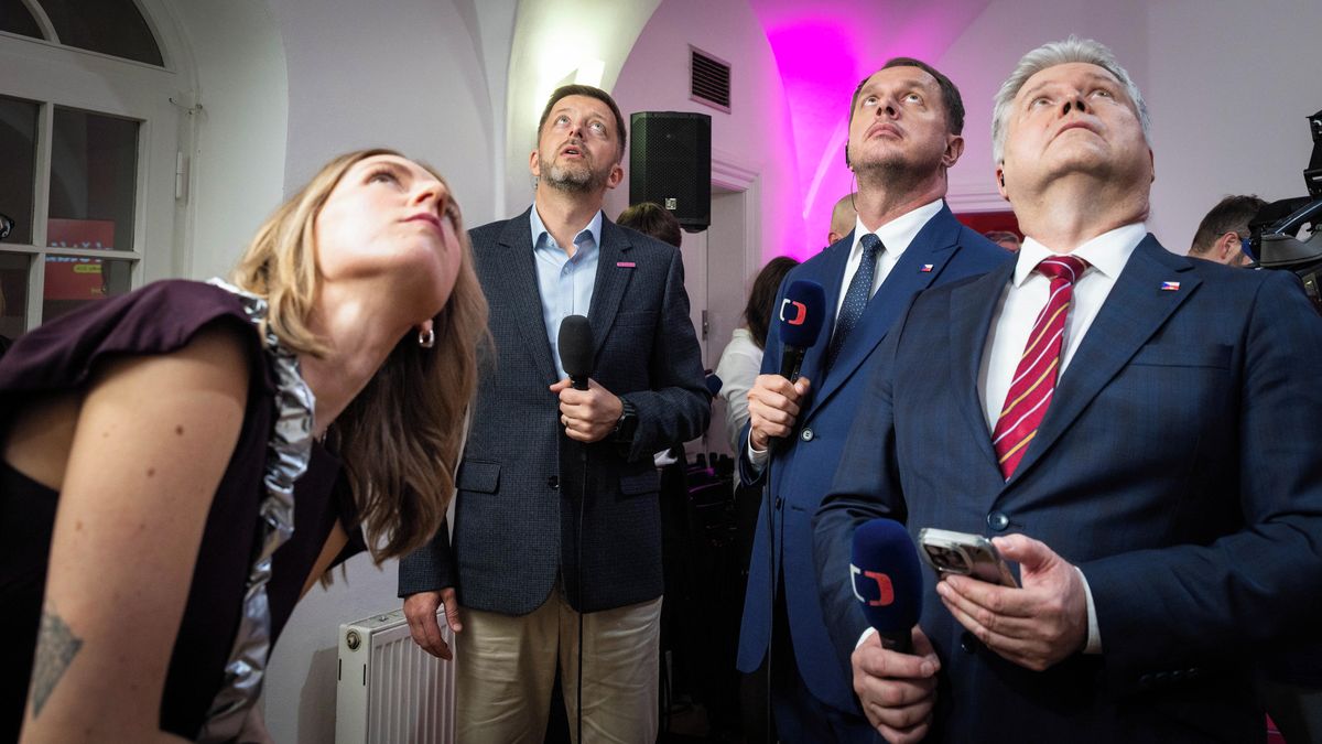 Obrazem: Tančící Grolich, zamračený Babiš. Ve štábech už začíná být jasno