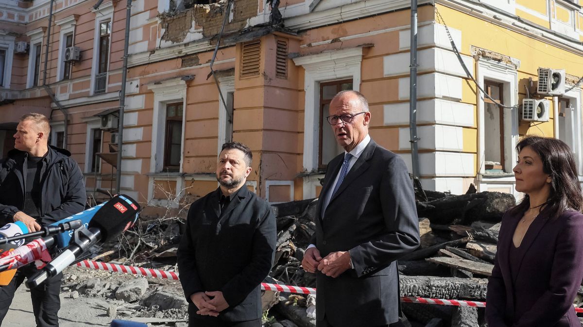 Merz přijel do Kyjeva s další pomocí. Rusko během jeho návštěvy zaútočilo na město