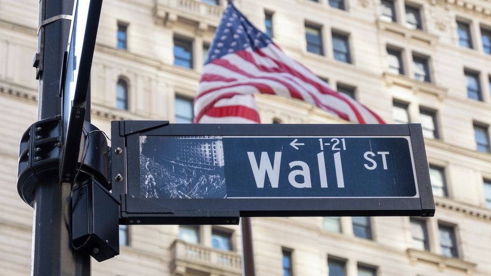 Parket: Slabší koruna Čechům přikrmuje zisky z Wall Street