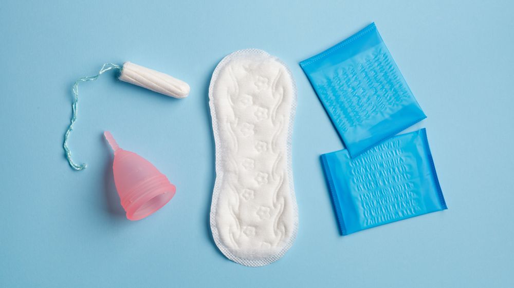 Mangan, ftaláty, plasty. Menstruační pomůcky jsou plné věčných chemikálií. Co škodí nejméně?