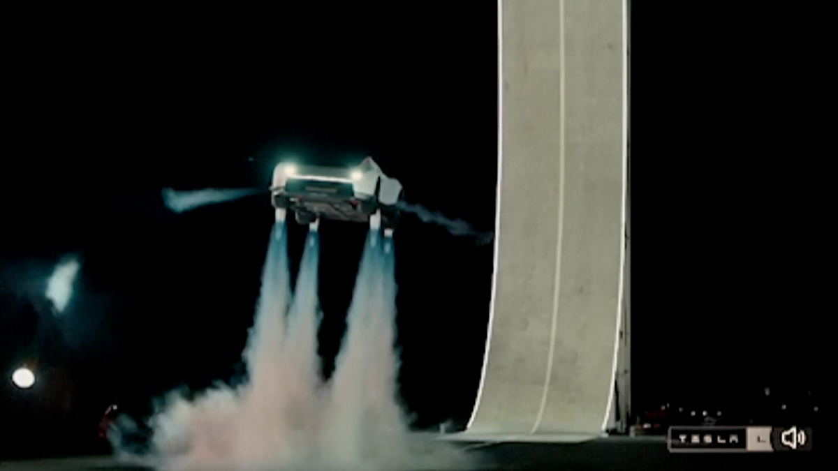 Video: Tesla předvedla auto jako ze sci-fi. Jezdí vzhůru nohama a „skáče“
