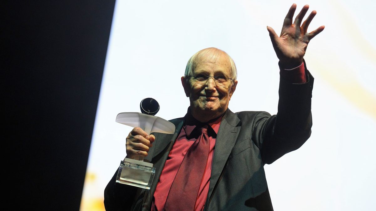 „Jsem notorický neslavič.“ Jiří Suchý se dožil 95 let, v Semaforu bude za týden