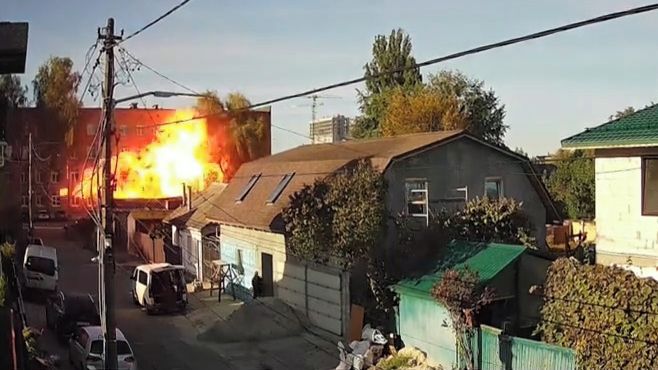 Photo: Seznam Zprávy Russia Strikes Key Kyiv Bridge and Apartment Building