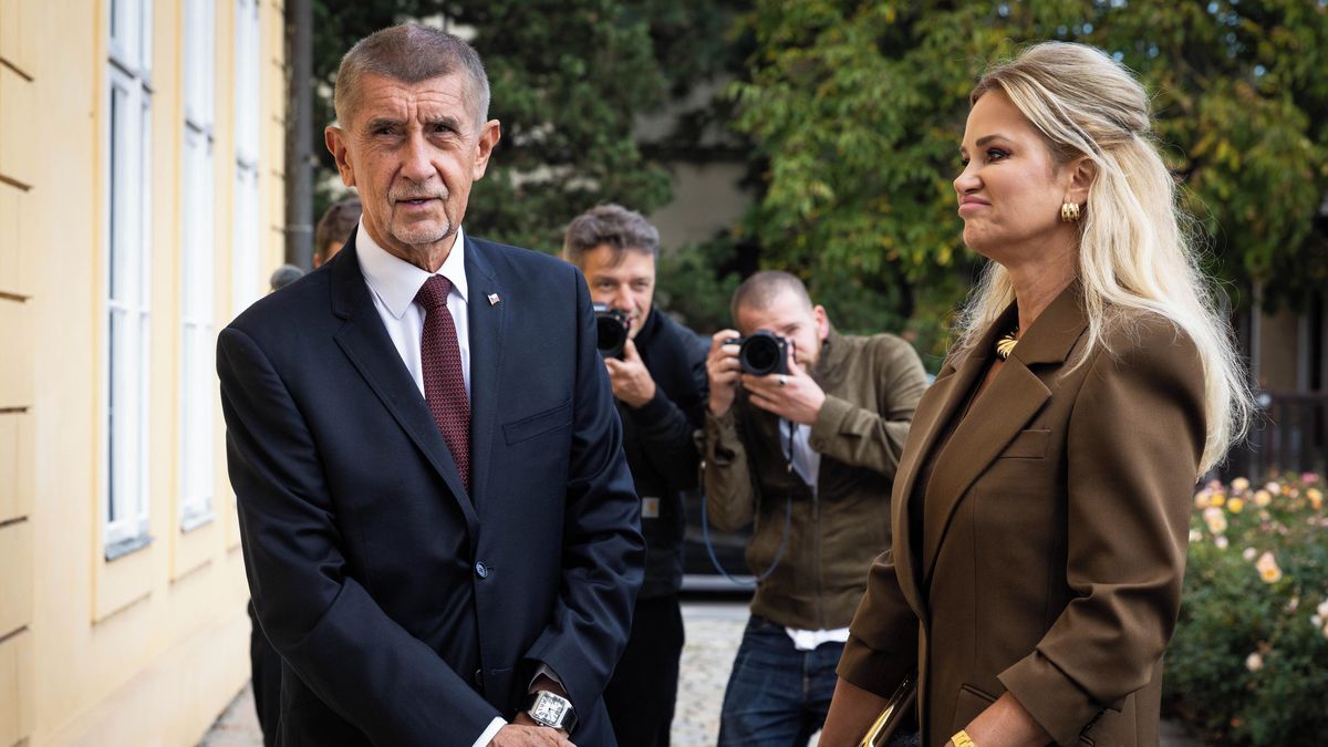 Babiš volil s Monikou. Okamura pochválil Pavla