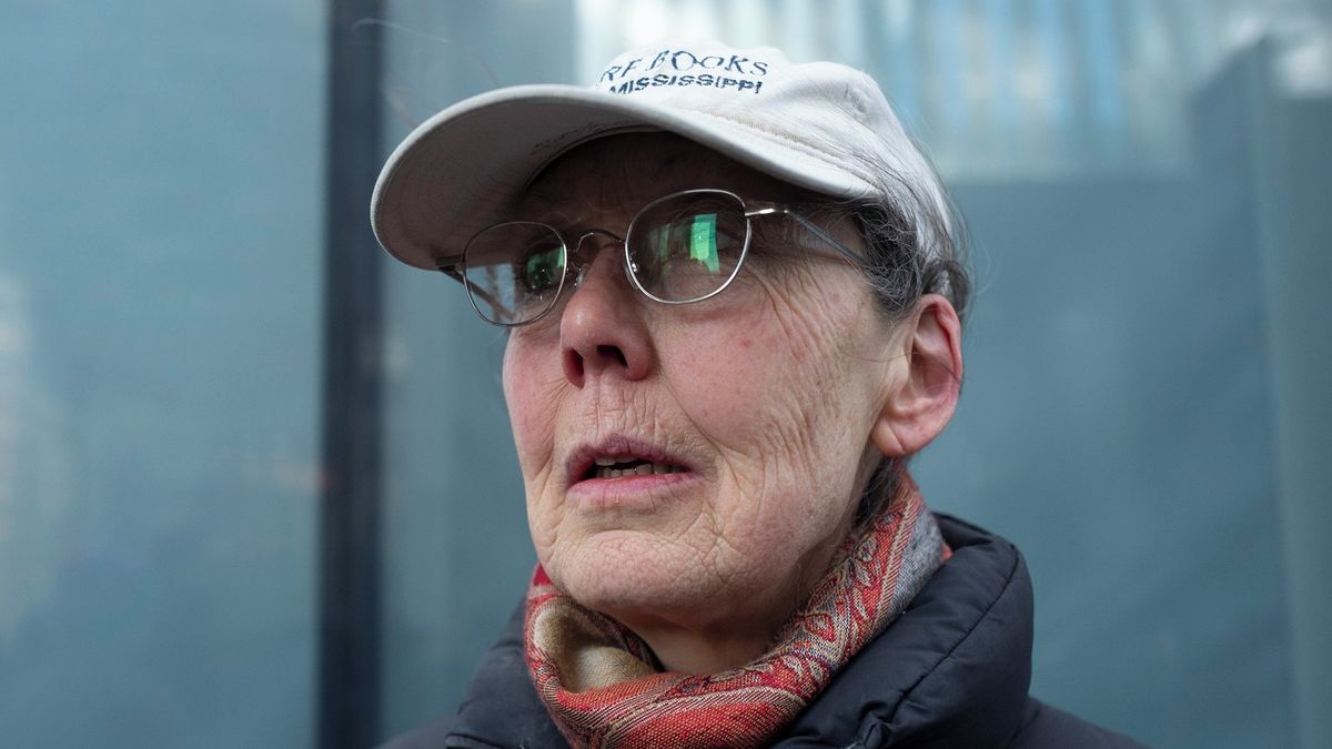 Zaměřuje se na staré Řecko. Nobelovu cenu za literaturu má básnířka Anne Carson