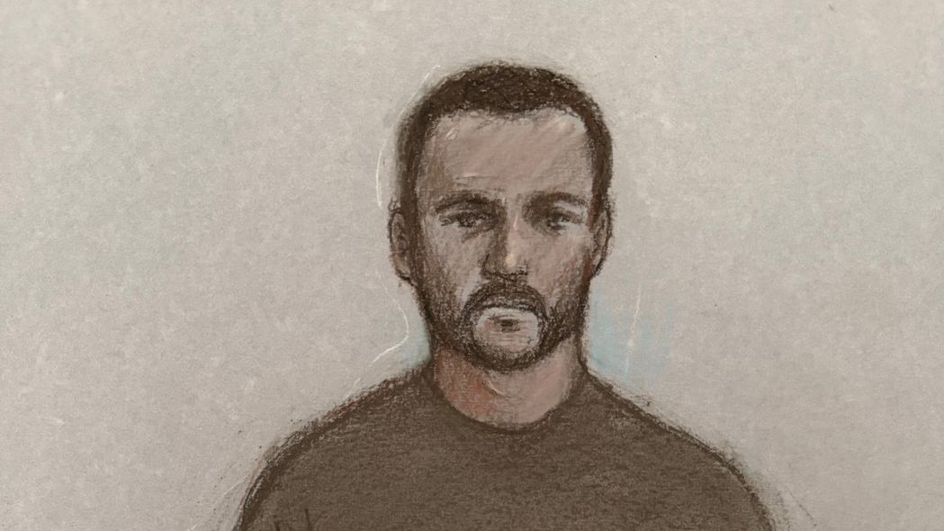 Britský námořník čelí obvinění. Tajné informace chtěl prodat Rusku