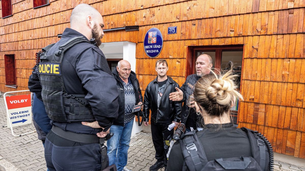 V Moldavě zasahovala u voleb policie. Starosta vyškrtl ze seznamu 17 voličů
