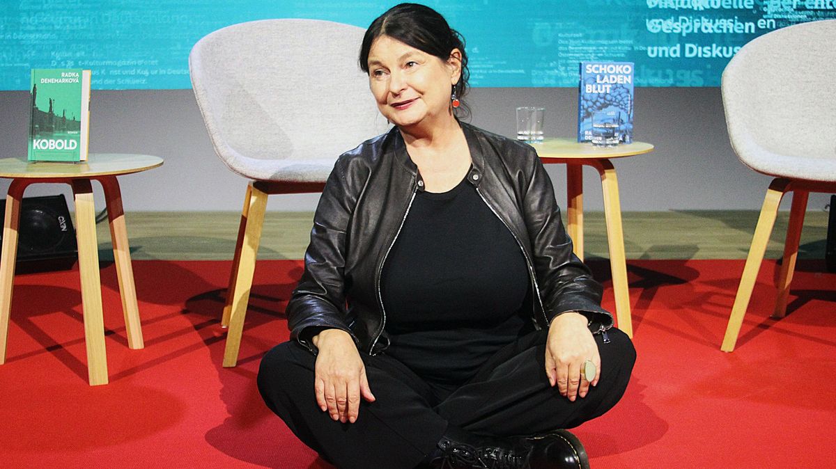 „Ten potlesk bychom měli zopakovat.“ Němcům se zalíbilo, jak Denemarková kritizuje Klempíře
