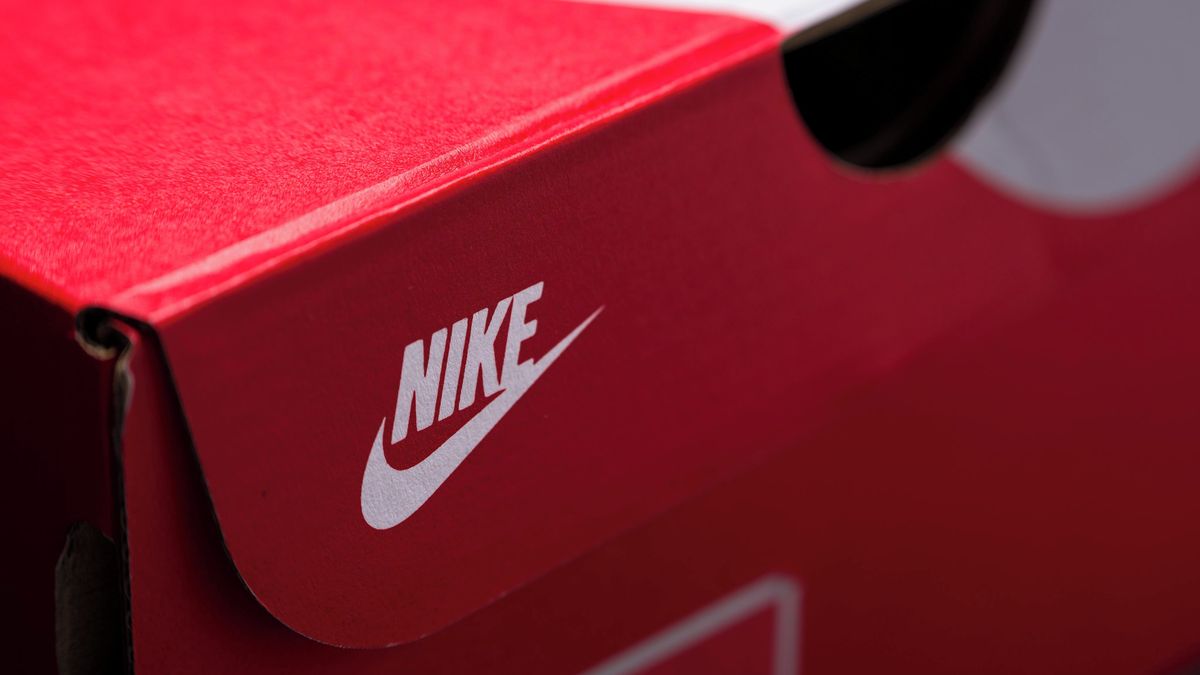 Čeká nás další propad, přiznává Nike. Vlastní prodejny a e-shop nefungují
