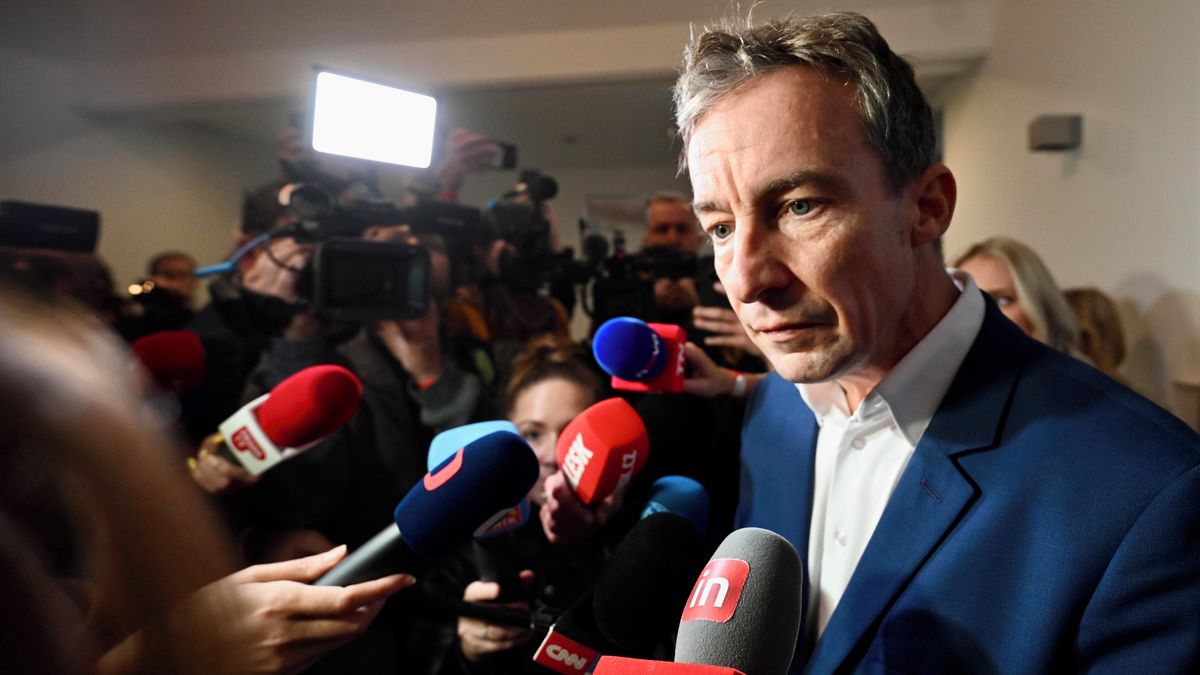 Těsný souboj STAN a ODS, neúspěch Pirátů. Co ukazují průběžné výsledky v Praze