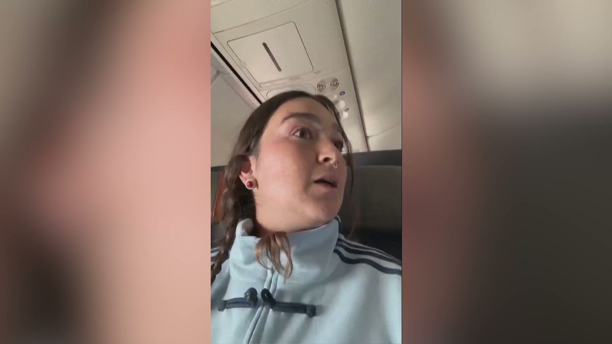 Syrové záběry z letu Flydubai. Cestující zachytila strach o život i euforii