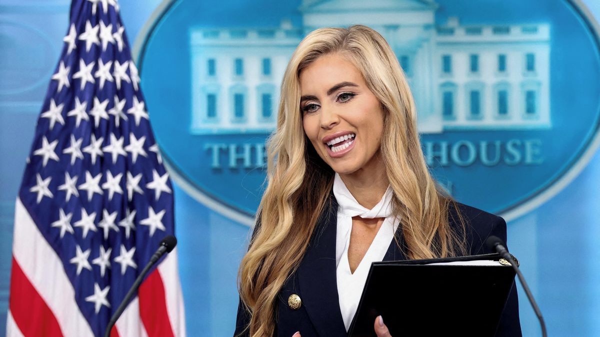 Trump naznačil, že jeho nová mluvčí skončí. Ve funkci je teprve týden