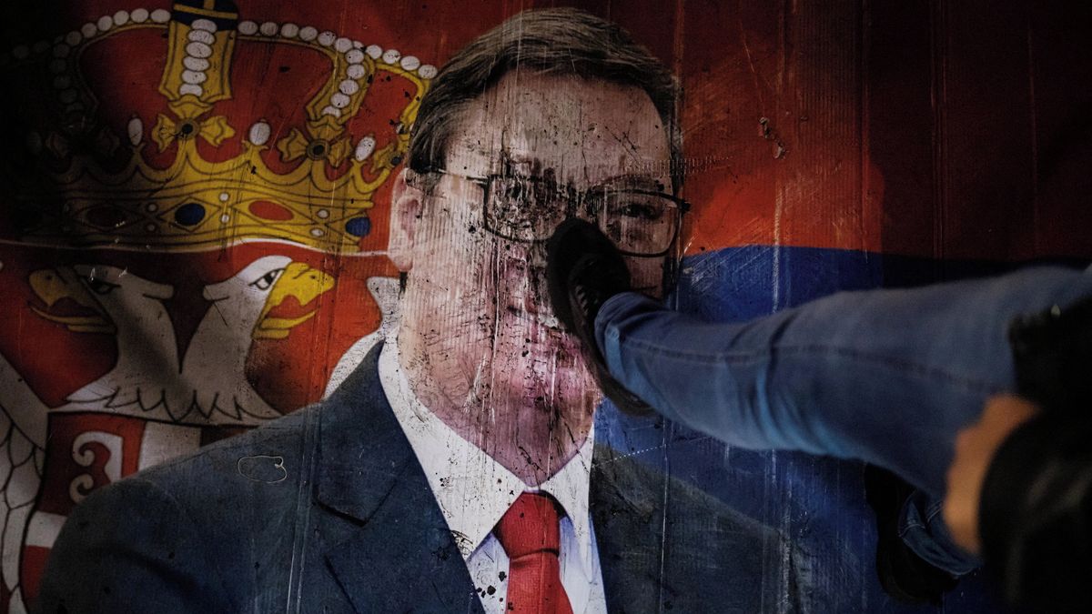 Po pádu Miloševiće se Srbům nepodařilo nahodit demokracii. Povede se to teď?
