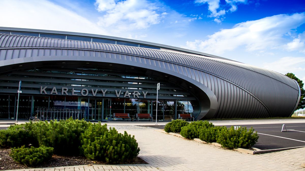 Krajští zastupitelé schválili převod Letiště Karlovy Vary na stát